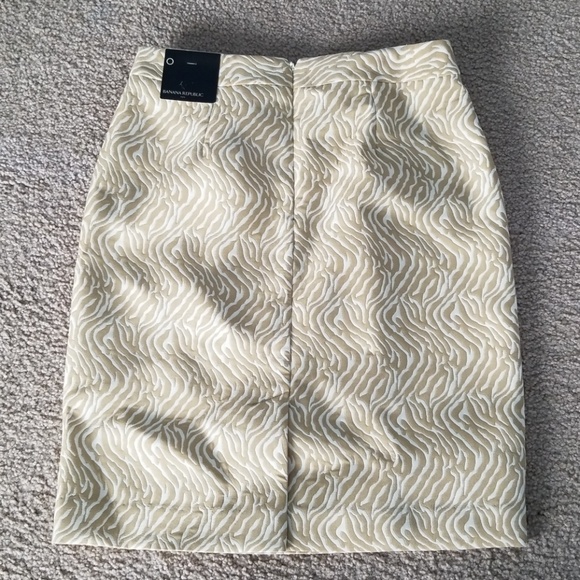 New BR Zebra Print Jacquard Pencil Skirt - Picture 3 of 7